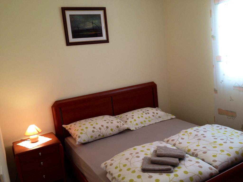 Apartments Rukavina Rogoznica  Room photo